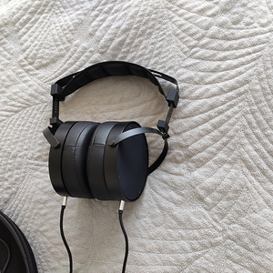 Наушники Monolith m1060c (8 фото из 8)