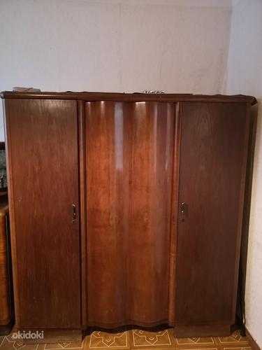 Старинный шкаф (фото #1)