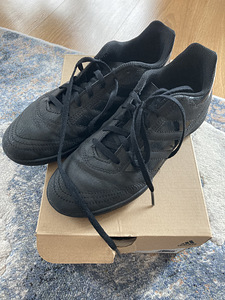 Adidas laste jalgpalli puutsad s 36,5 (2 foto / 4)