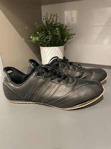 Adidas nahk tossud s. 39 (1 foto / 4)