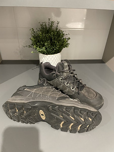 Salomon matkajalatsid s 38 (5 foto / 5)
