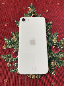 iPhone SE 2020, 64GB (2 foto / 5)