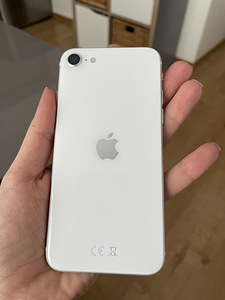 iPhone SE 2020, 64GB (5 foto / 5)
