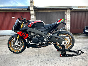 Aprilia Tuono V4 1100RR (1 foto / 10)