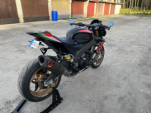 Aprilia Tuono V4 1100RR (4 foto / 10)
