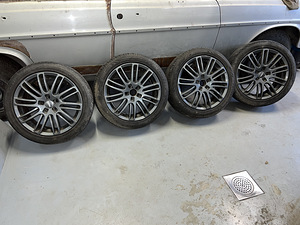 225/45 R17 (1 фото из 10)