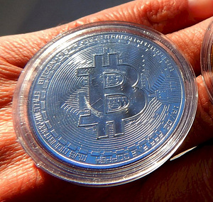 Bitcoini münt, suveniir (3 foto / 4)
