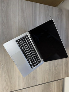 MacBook Pro 2014 Retina 13" - Core i5 2.6GHz / 8GB / 128GB (1 foto / 7)