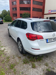 OPEL ASTRA SPORTS TOURER (6 foto / 10)