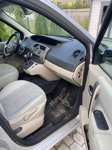 Renault Grand Scenic 1.6 82kw (11 foto / 14)