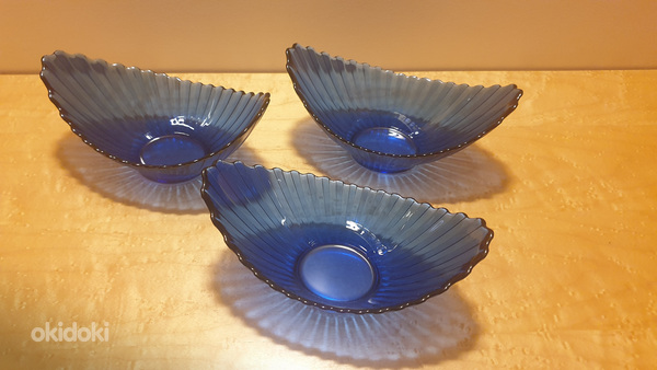 3 салатницы овальной формы из синего стекла ARC FRANCE (фото #1)