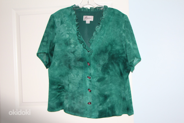 Женский летний костюм юбка-блузка зеленого цвета размер 20 (фото #1)