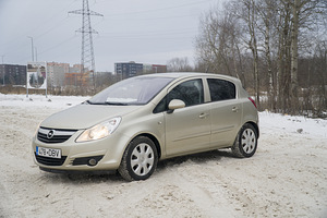 Opel Corsa (5 фото из 12)