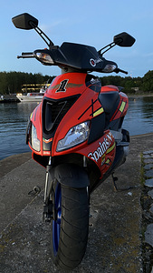 Aprilia sr50r (3 foto / 4)