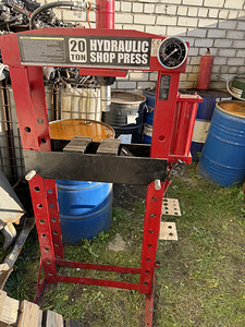 Big red shop press 20 T (1 foto / 4)