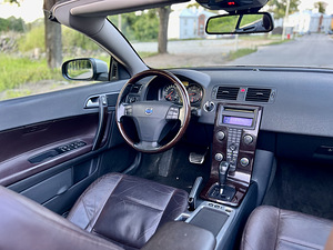 Volvo C70 2.4 D5 132kw Summum (11 foto / 12)