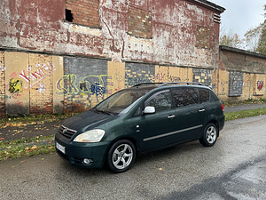 Toyota Avensis Verso (11 foto / 11)