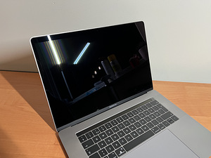Macbook Pro 15” Retina i7 16gb 256gb 2017 (4 foto / 7)