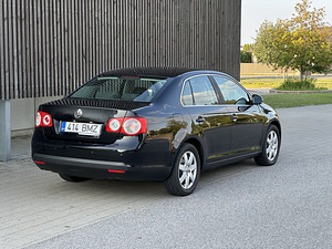 Volkswagen Jetta 2007, 1.9 77kw diisel, esivedu, 264k LS, ÜV (5 foto / 15)