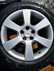 Müüa veljed koos rehvidega HYUNDAI (3 foto / 6)