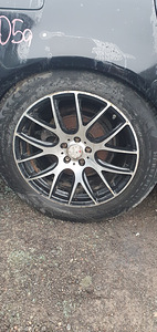 Müüa veljed koos rehvidega Audi A8 (3 foto / 4)