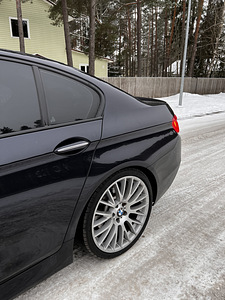 BMW F10 535d RWD 2012 233т км (5 фото из 11)
