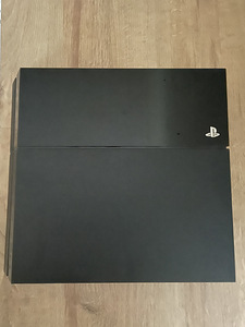 Playstation 4 + 7 mängu (2 foto / 3)