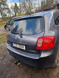 Toyota Auris 1.4 d4d (3 foto / 9)