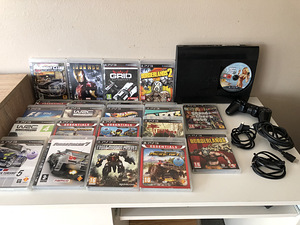 Продается Playstation 3 + контроллер + 23 игры. GTA 5 (1 фото из 4)