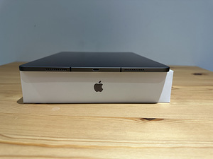 Apple iPad Pro 12.9'' (2021), 128 GB, WiFi + Cellular (4 foto / 8)