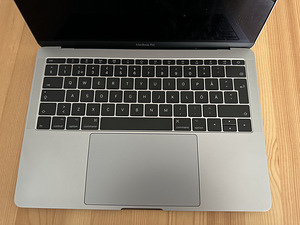 Apple MacBook Pro 13" 2017 / i7 2.5GHz / 16GB RAM /256GB SSD (2 foto / 10)
