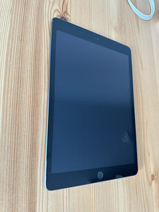 Apple iPad 10.2 8.Gen ( 2020 ) 32GB (2 foto / 8)