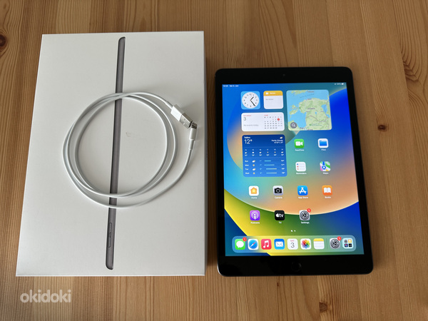 Apple iPad 10.2 (2020) 32 ГБ (фото #1)