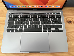 Apple MacBook Pro 13" 2020 /16GB RAM /512 GB SSD / i5 2 GHz (2 foto / 10)