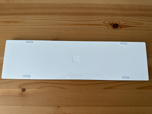 Клавиатура Apple Magic Keyboard с цифровой панелью — SWE (2 фото из 2)