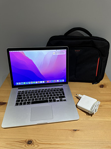Apple MacBook Pro 15" 2015 / i7 2.2GHz / 16GB RAM /256GB SSD (1 foto / 10)