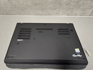 Lenovo ThinkPad T14, i7, 4K ,MX330, 32GB RAM, 1TB SSD, 4G,ID (7 foto / 10)