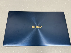 Asus ZenBook 14, i5, GeForce MX250, SSD, ScreenPad 2.0 (4 foto / 10)