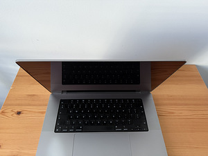 Apple MacBook Pro 16" 2021 | 32GB! | M1 PRO 10/16 |512GB SSD (2 foto / 10)