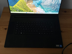 Razer Blade 17 / RTX 3080 / 320Hz FHD / 32GB RAM / i7 11800H (2 foto / 10)