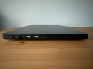 Razer Blade 17 / RTX 3080 / 320Hz FHD / 32GB RAM / i7 11800H (5 foto / 10)