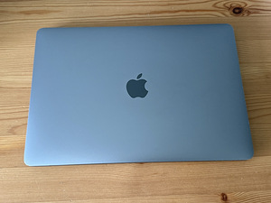 Apple MacBook Pro 13 2020/ M1 /16GB RAM / 256GB SSD (4 foto / 10)