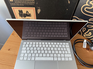 Razer Book 13 / i7-1165G7 / FHD Touch / 16GB RAM / 512GB SSD (3 foto / 10)