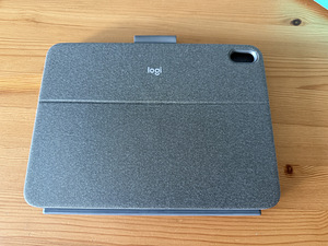 Logitech Combo Touch ( iPad 10th gen & A16,2025 ), Uueväärne (5 foto / 6)