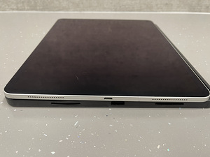 Apple iPad Pro 2018 12.9 Wi-Fi + Cellular 256GB (2 foto / 8)