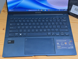 ASUS ZenBook 14 OLED / Ultra 9 185H / 32GB 7467MHz / 1TB SSD (3 foto / 10)