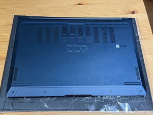 ASUS ZenBook 14 OLED / Ultra 9 185H / 32GB 7467MHz / 1TB SSD (6 foto / 10)