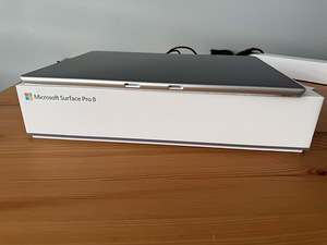 Microsoft Surface Pro 8 + Microsoft Surface Pro Keyboard (5 foto / 10)