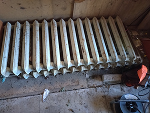 Kasutatud radiaator 14 ribi 2 tk (1 foto / 1)