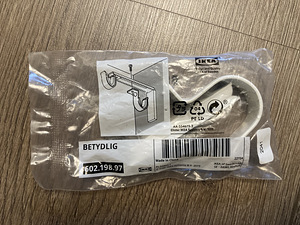 IKEA BETYDLIG kardinapuuhoidik (4 foto / 5)